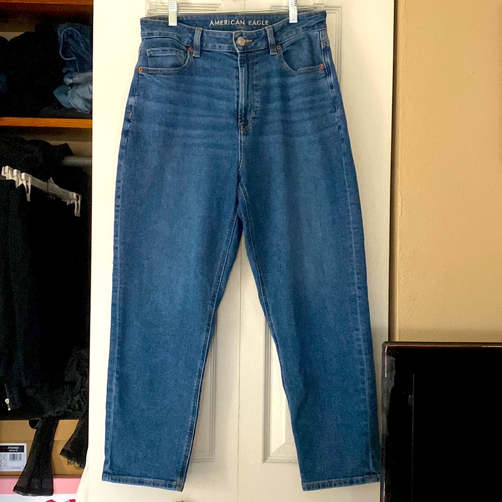 Like NEW!! American Eagle Mom Jeans